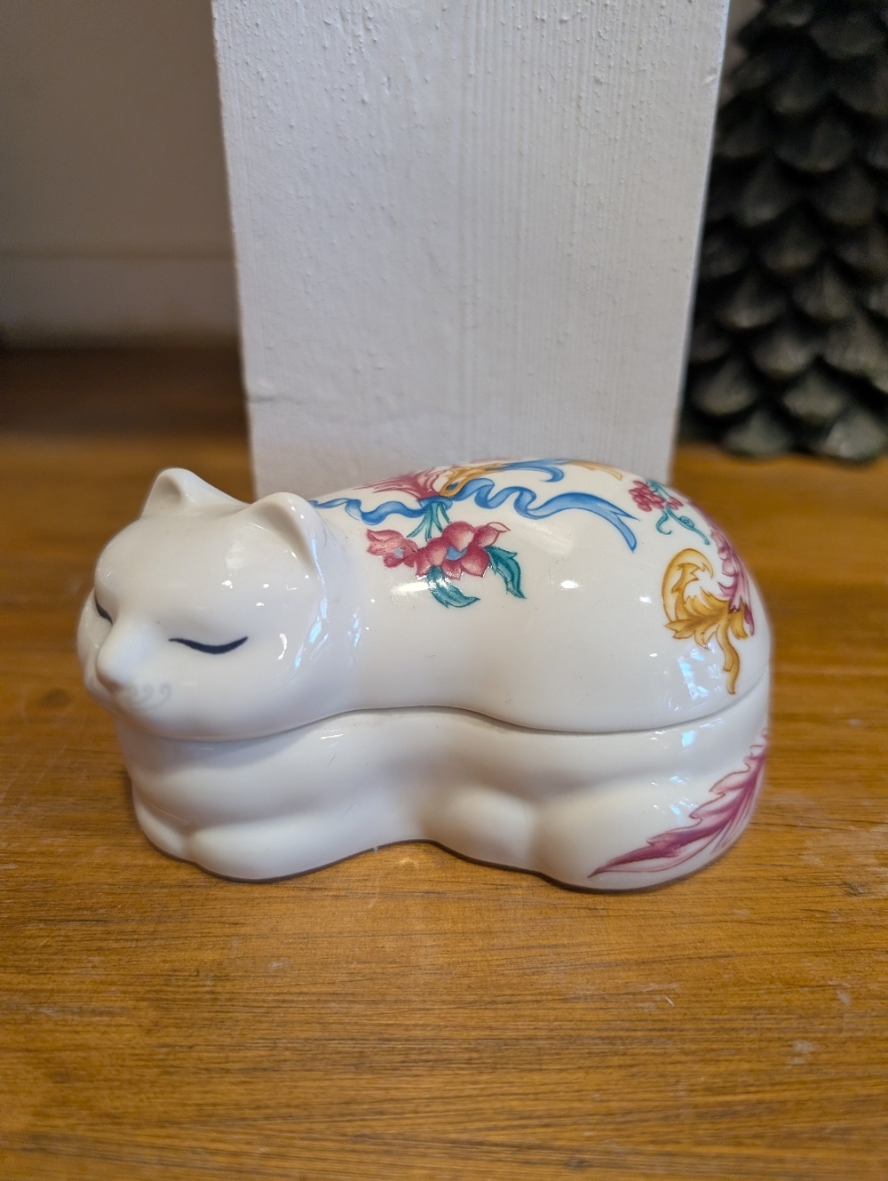 Vintage Cat Trinket Box Palais De Versailles  Elizabeth Arden Box Japan 4” x 2.5